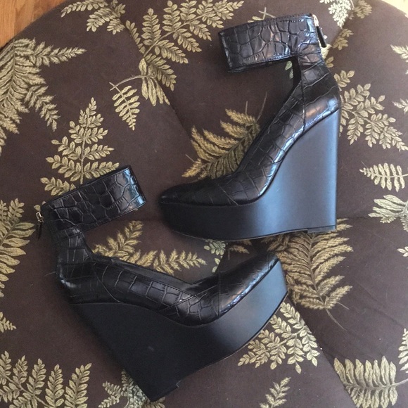BcbgMaxazria Arcade python ankle wedge booties - Picture 2 of 4